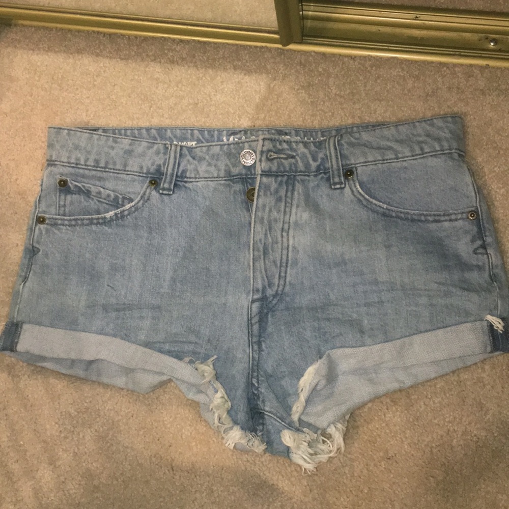 High waisted Volcom shorts